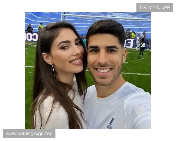 女友社媒力挺巴尔韦德：无论多少次轮回我都会坚定站在你身边